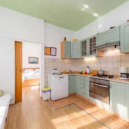 Apartment Mijatovic *